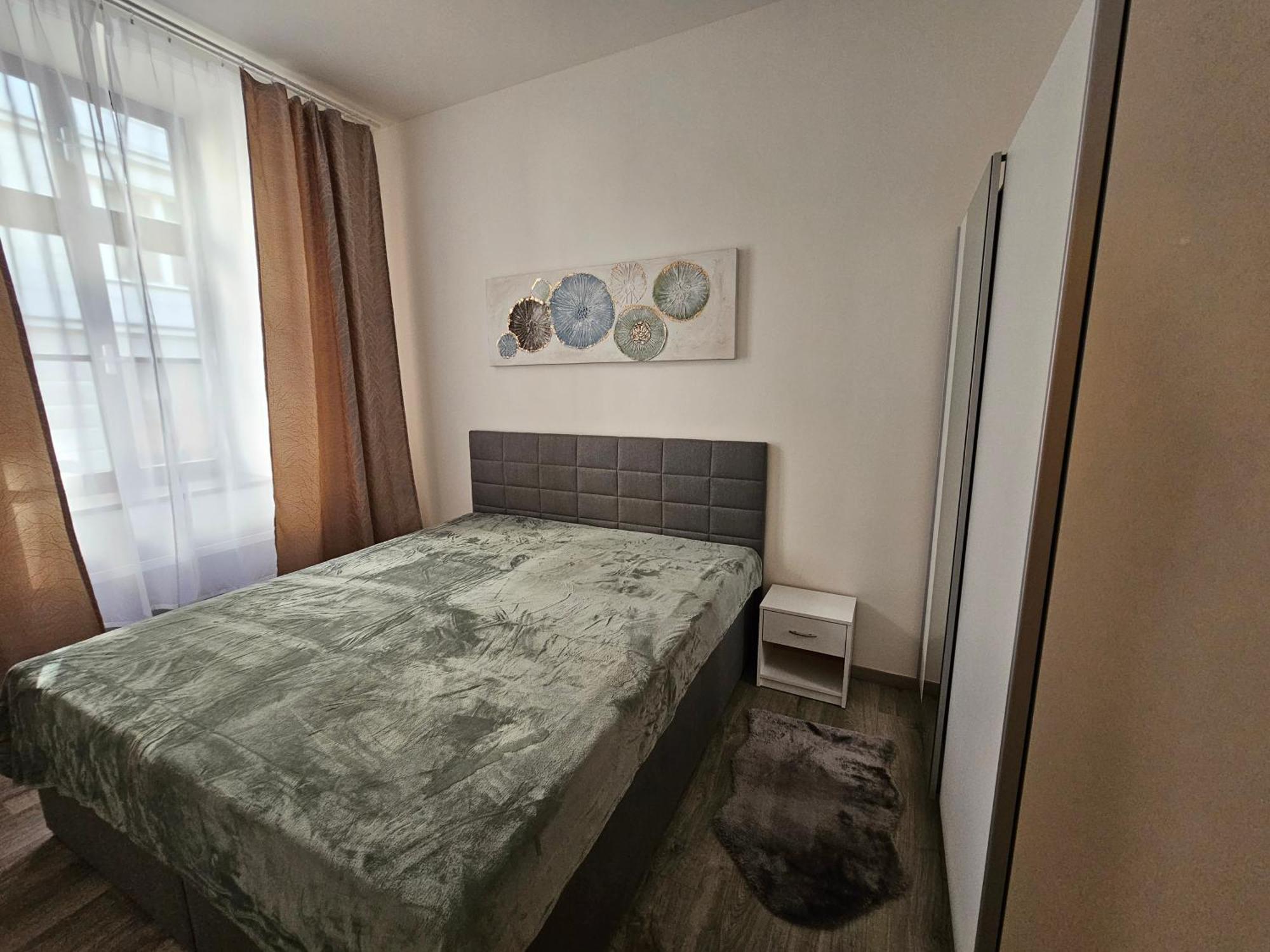 Velky Byt 3+Kk Klicperova, 2 Loznice Hradec Králové Extérieur photo
