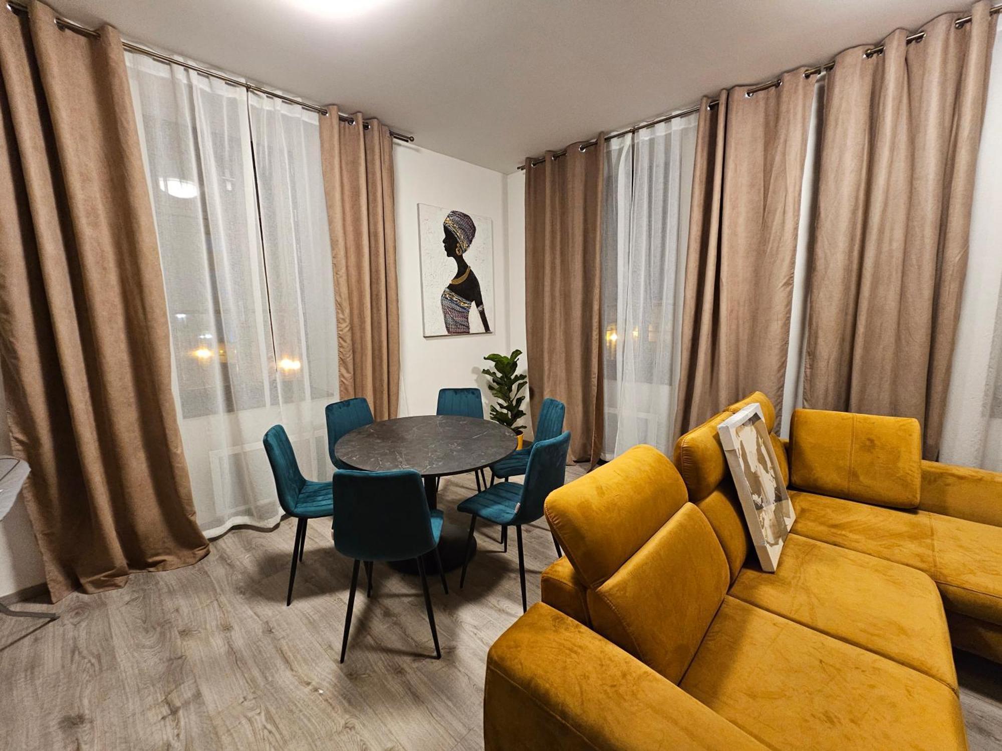 Velky Byt 3+Kk Klicperova, 2 Loznice Hradec Králové Extérieur photo